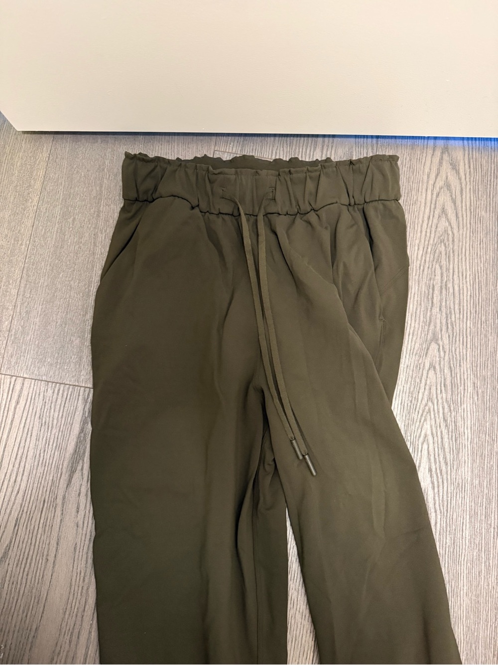lululemon athletica Men's Olive Elastic Waist Joggers